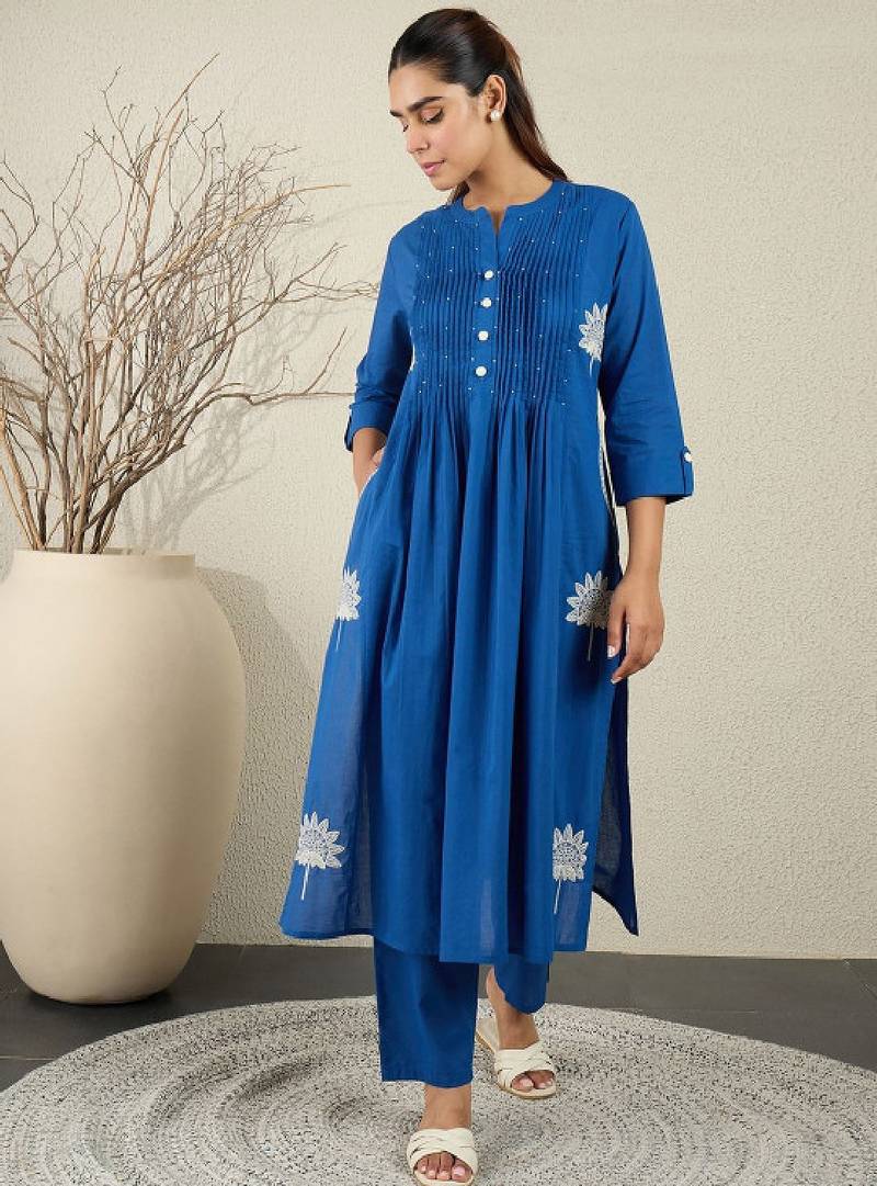 Women ethnic motifs printed cotton a-line kurta with trousers