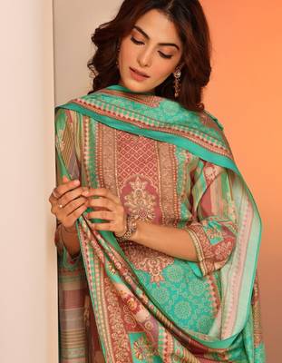 Women ethnic motifs printed kurta with trousers & dupatta 2