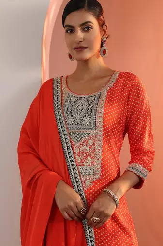 Women bandhani print regular thread work kurta with trousers & dupatta