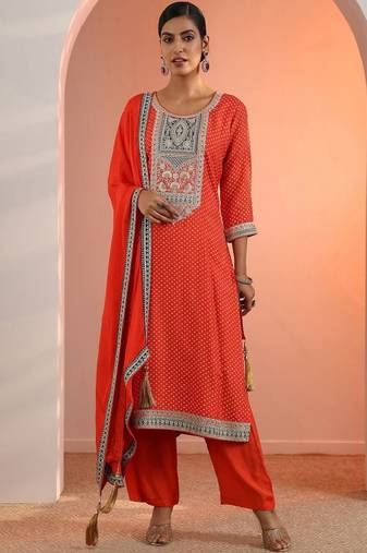 Women bandhani print regular thread work kurta with trousers & dupatta