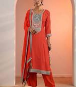 Women bandhani print regular thread work kurta with trousers & dupatta
