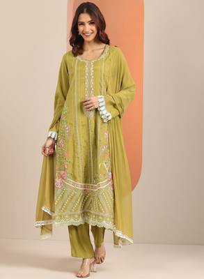Women floral embroidered regular kurta with trousers & dupatta 1