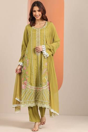 Women floral embroidered regular kurta with trousers & dupatta