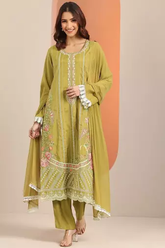 Women floral embroidered regular kurta with trousers & dupatta