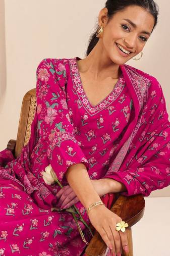 Women floral printed panelled kurta with salwar & dupatta