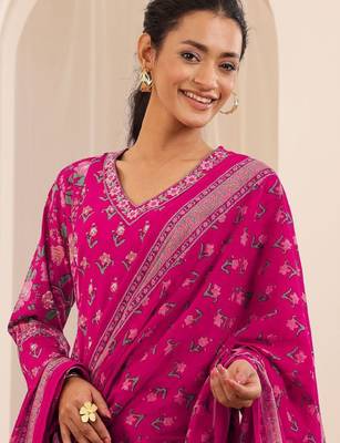 Women floral printed panelled kurta with salwar & dupatta 3