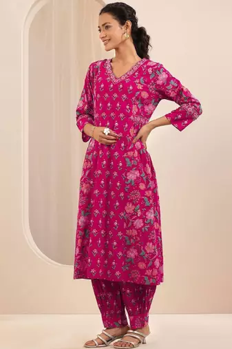 Women floral printed panelled kurta with salwar & dupatta