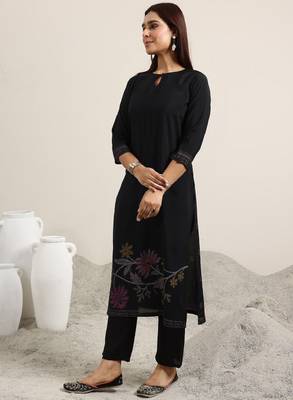 Women floral printed kurta with trousers & dupatta 4