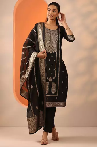 Women ethnic motifs embroidered kurta with trouser & dupatta