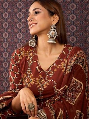 Women ethnic motifs printed pure cotton kurta with trousers & dupatta 2