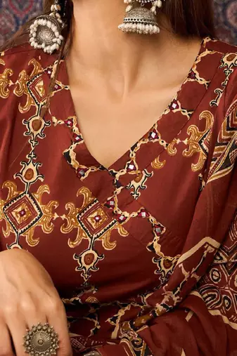 Women ethnic motifs printed pure cotton kurta with trousers & dupatta