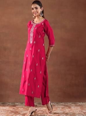 Women ethnic motifs self design kurta with trousers & dupatta 3