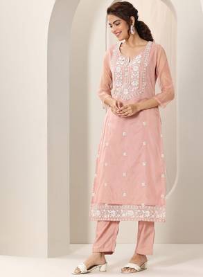 Floral embroidered notch neck organza straight kurta & trousers with dupatta 3