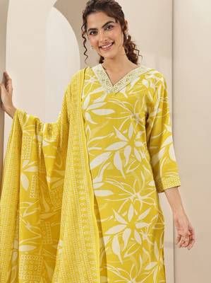 Floral printed v neck thread work straight kurta with trousers & dupatta 2