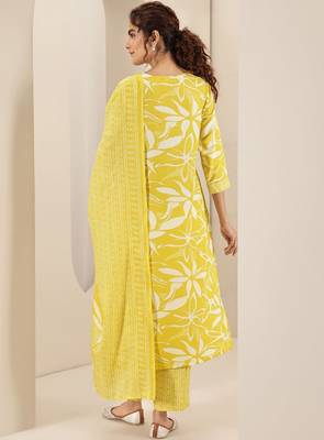 Floral printed v neck thread work straight kurta with trousers & dupatta 4