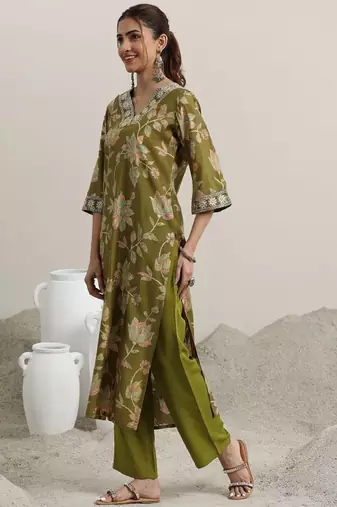 Floral printed v neck thread work straight kurta with trousers & dupatta