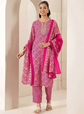 Women ethnic motifs printed regular mirror work kurta & trousers with dupatta 2