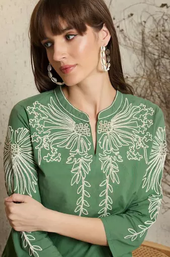 Embroidered mandarin collar thread work pure cotton kurta with trousers