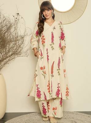 Women floral printed regular thread work kurta with palazzos 1
