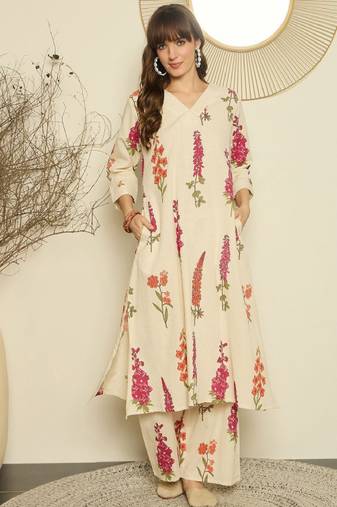 Women floral printed regular thread work kurta with palazzos