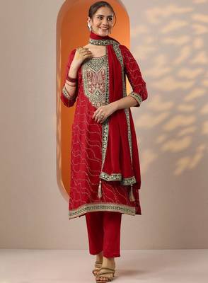 Women bandhani printed kurta with trouser & dupatta 1