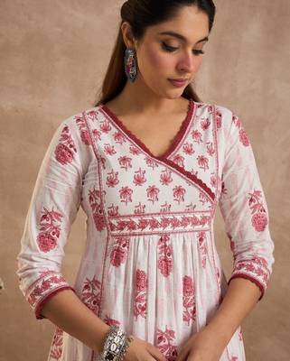 Women floral printed regular pure cotton kurta with trousers 2