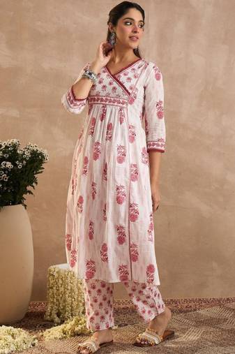 Women floral printed regular pure cotton kurta with trousers