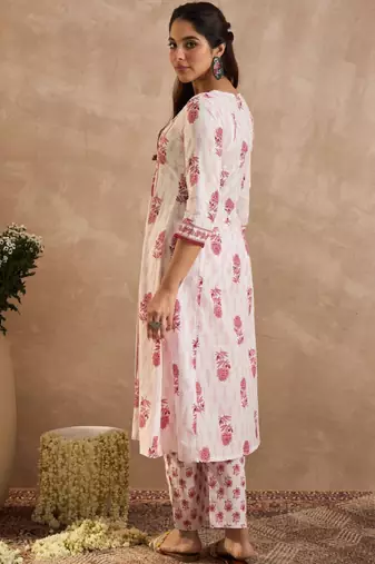 Women floral printed regular pure cotton kurta with trousers