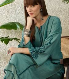 Women ethnic motifs embroidered regular thread work kurta with trousers