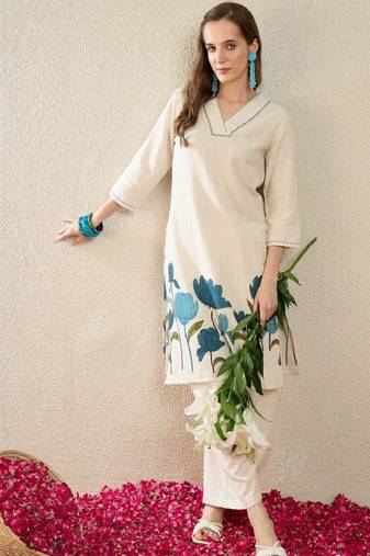 Women floral embroidered regular thread work pure cotton kurta with palazzos