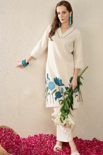 Women floral embroidered regular thread work pure cotton kurta with palazzos