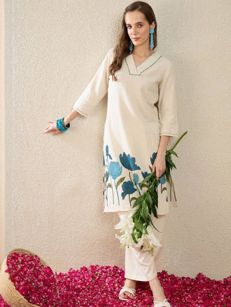 Women floral embroidered regular thread work pure cotton kurta with palazzos