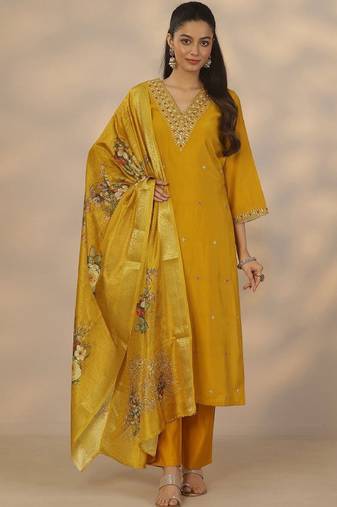 Women ethnic motifs embroidered regular kurta with trousers & with dupatta