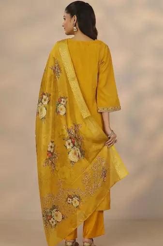 Women ethnic motifs embroidered regular kurta with trousers & with dupatta