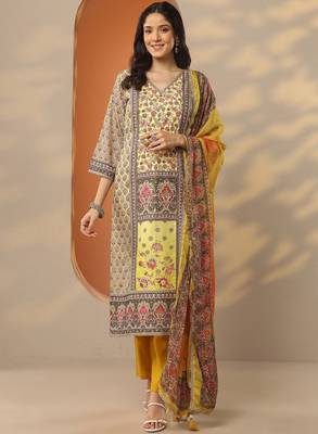 Ethnic motifs printed v-neck kurta with trousers & dupatta 2