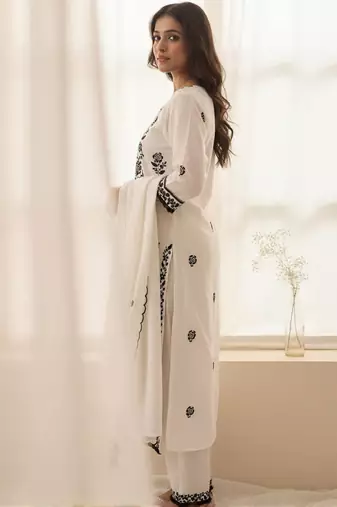 Ethnic motifs embroidered regular thread work kurta with trousers & dupatta