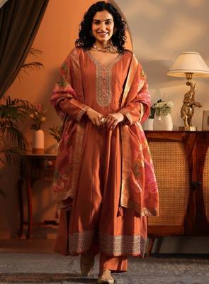 Ethnic motifs embroidered panelled thread work kurta with palazzos & dupatta 2