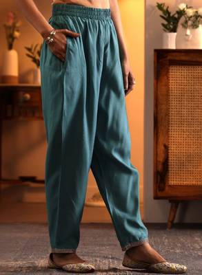 Floral woven design thread work straight kurta with trousers & dupatta 3