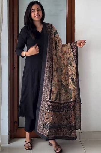 Women ethnic motifs regular kurta with trousers & with dupatta