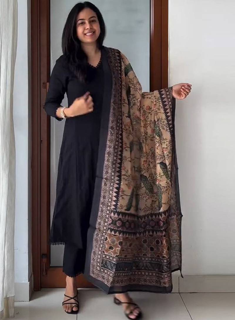 Women ethnic motifs regular kurta with trousers & with dupatta