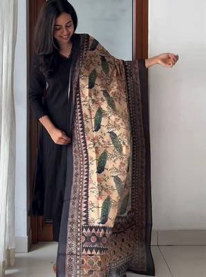 Women ethnic motifs regular kurta with trousers & with dupatta 3