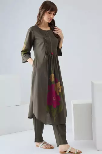 Women floral printed regular pure cotton kurta with trousers