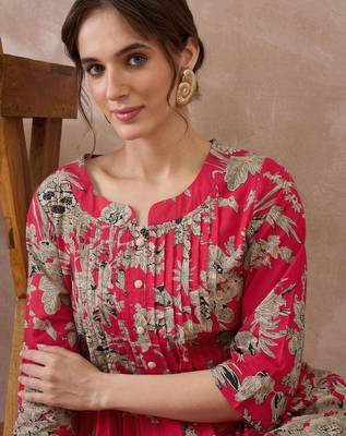 Women floral printed pleated pure cotton kurta with trousers 2