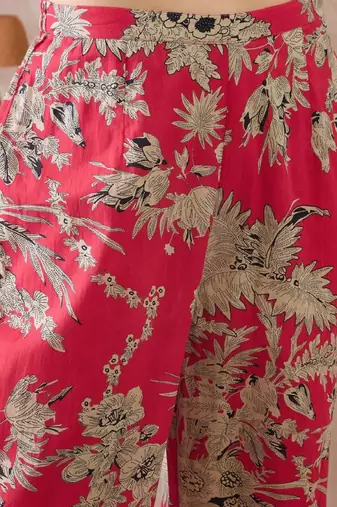 Women floral printed pleated pure cotton kurta with trousers