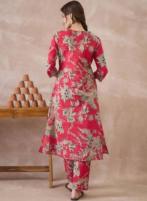 Women floral printed pleated pure cotton kurta with trousers 4