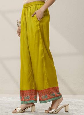 Women floral printed regular sequinned kurta with palazzos & with dupatta 3