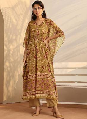 Women ethnic motifs printed regular kurta with trousers 1