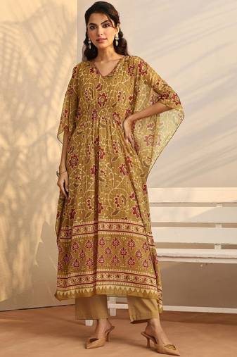 Women ethnic motifs printed regular kurta with trousers
