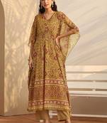Women ethnic motifs printed regular kurta with trousers