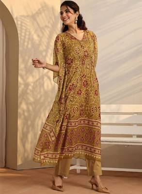 Women ethnic motifs printed regular kurta with trousers 3